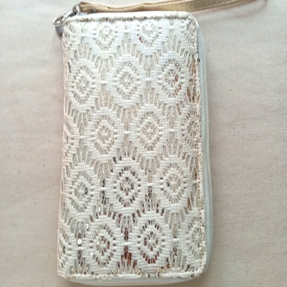 Wristlet